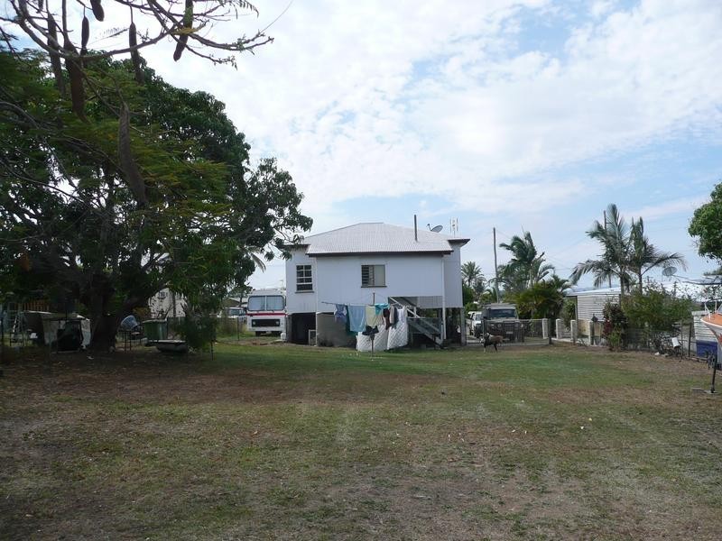 124 Powell Street, Bowen QLD 4805