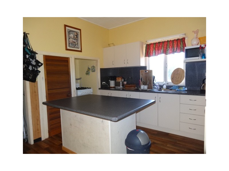 33 Gloucester Street, Bowen QLD 4805