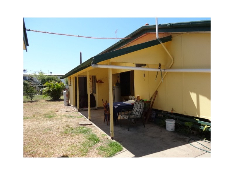 33 Gloucester Street, Bowen QLD 4805