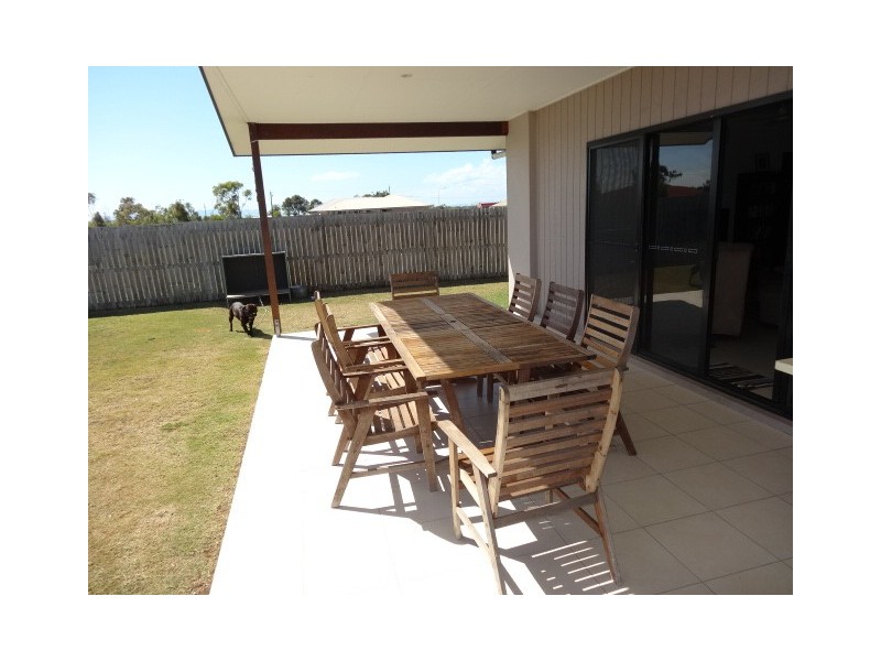 18 Banks Drive, Bowen QLD 4805