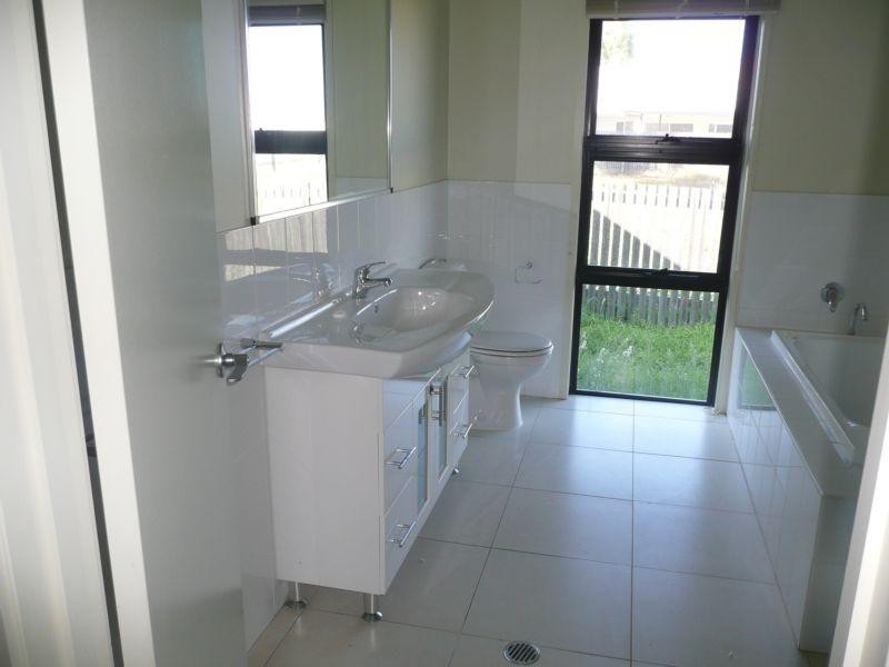 13 Sunshine Court, Bowen QLD 4805