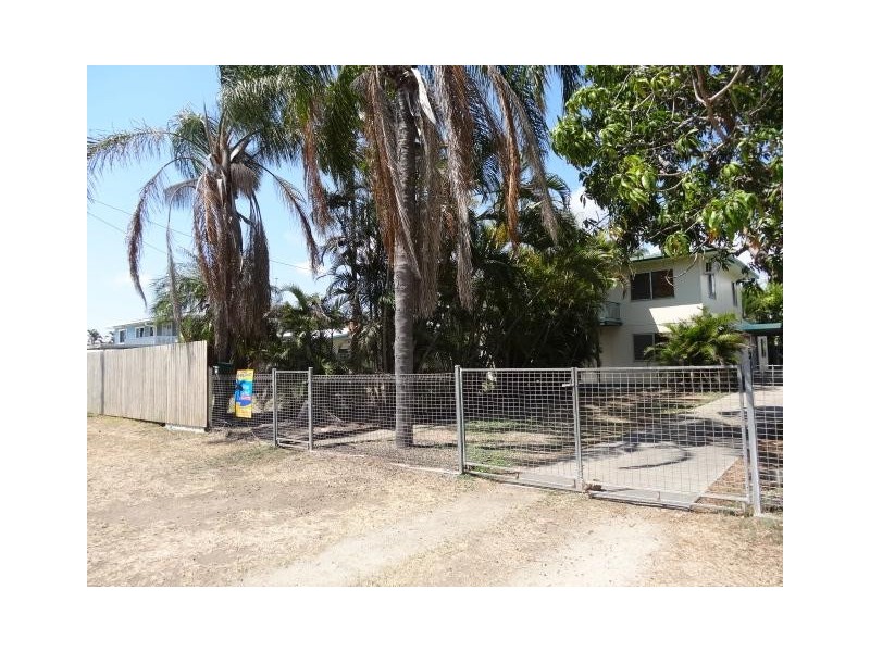 17 Marshall Street, Bowen QLD 4805