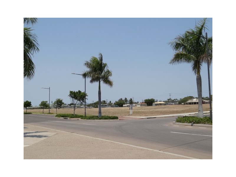 1-3 Herbert Street, Bowen QLD 4805