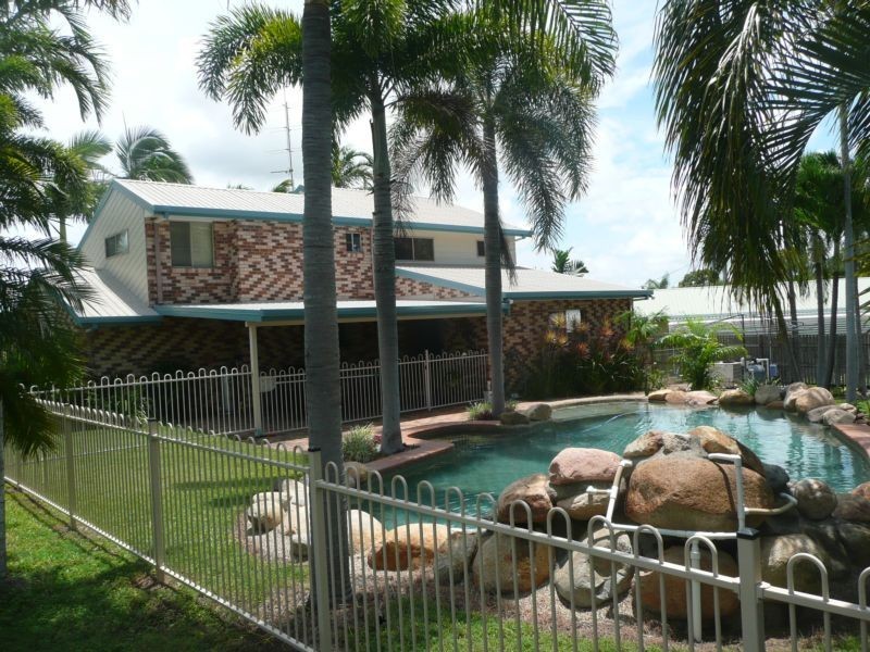 15 Eglinton Street, Bowen QLD 4805