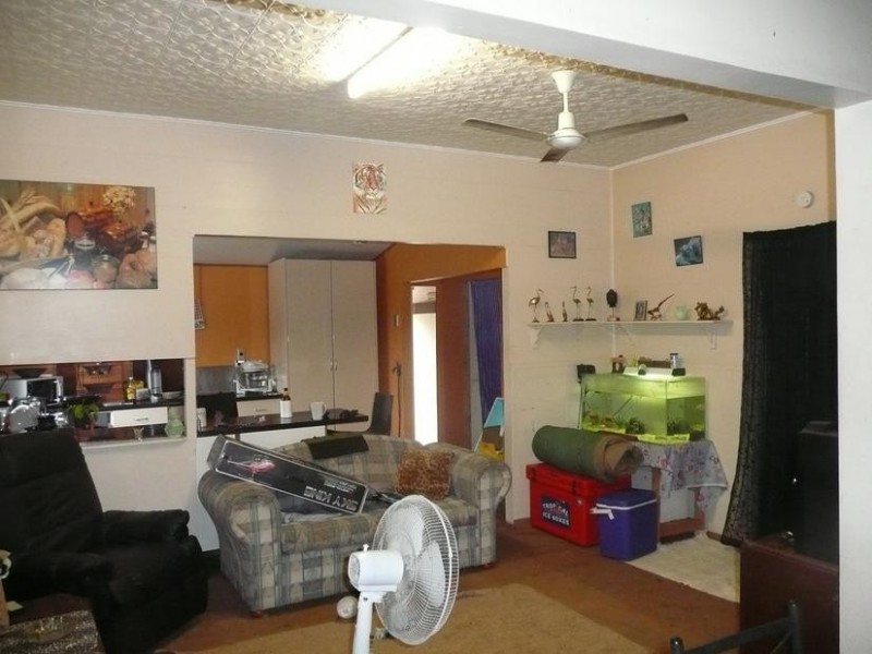 25 Pelican Street, Collinsville QLD 4804