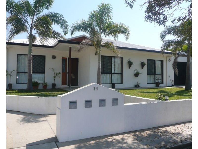 1/13 Queens Road, Bowen QLD 4805