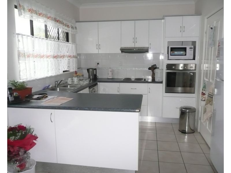 1/13 Queens Road, Bowen QLD 4805