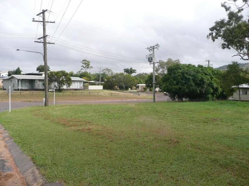 1 Shrubsole Street, Collinsville QLD 4804