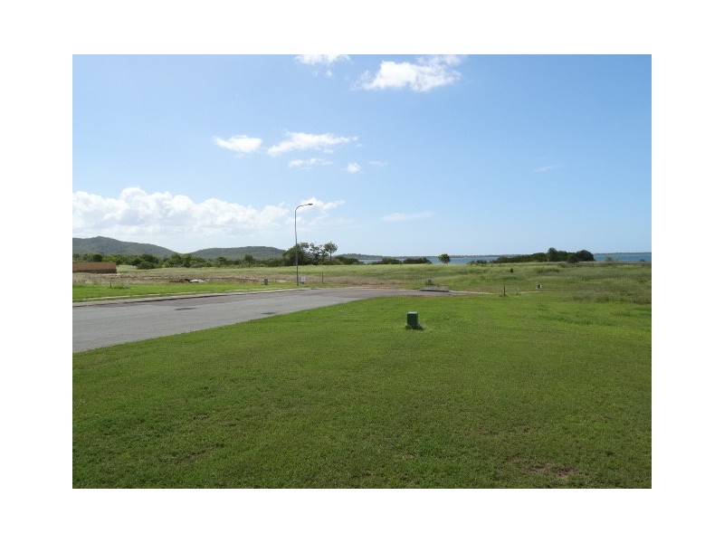 104 Bayside Court, Bowen QLD 4805