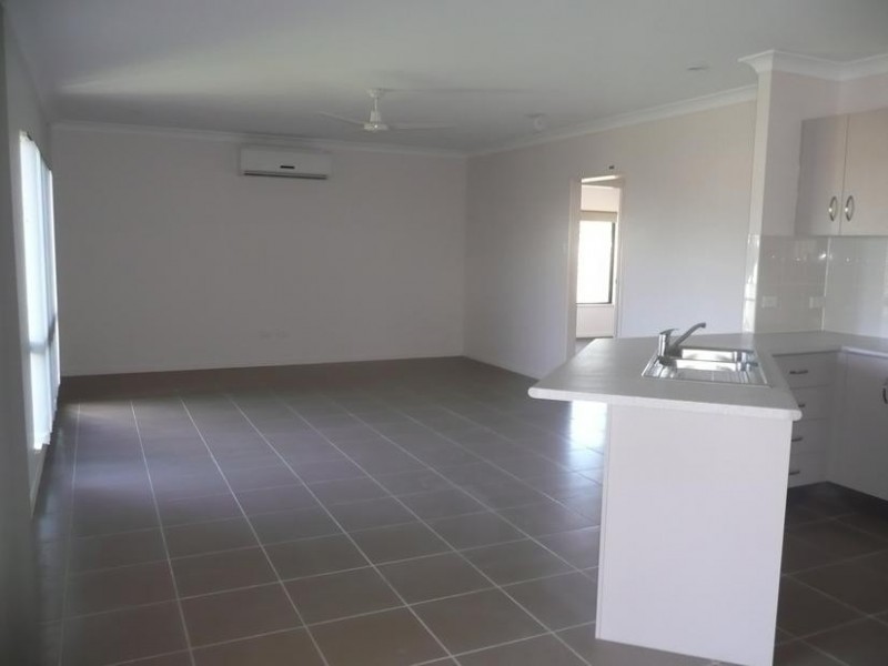 4 COWRIE STREET, Bowen QLD 4805