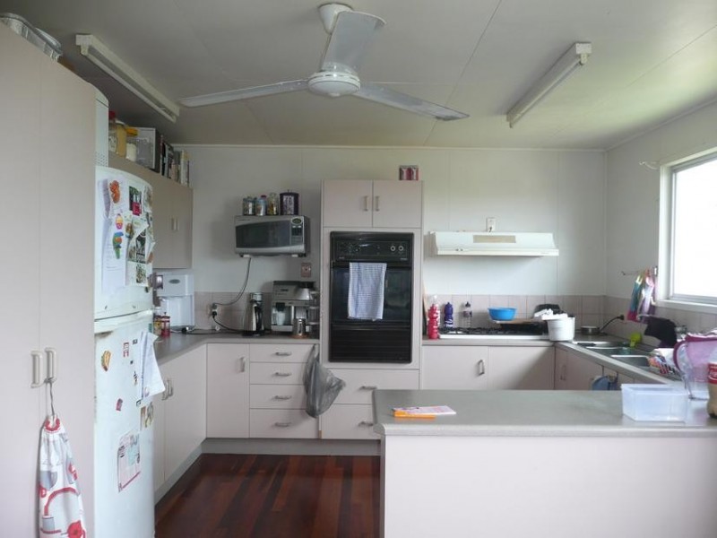 10 Daniel Street, Bowen QLD 4805