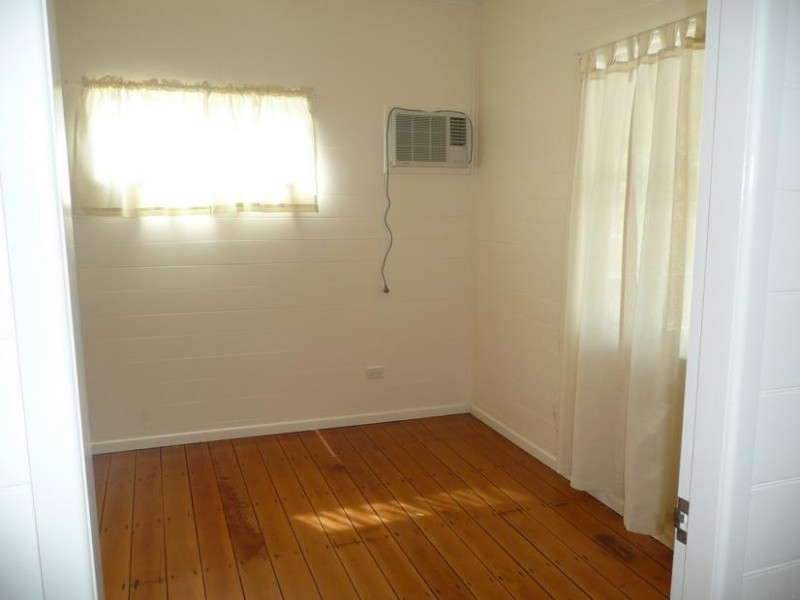 2/10 Mitchell Street, Bowen QLD 4805