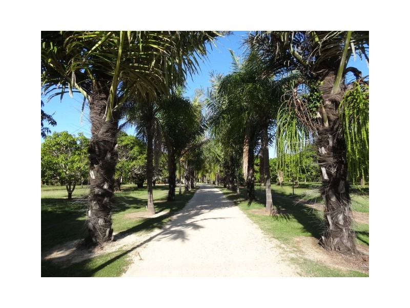 16 Inveroona Road, Bowen QLD 4805