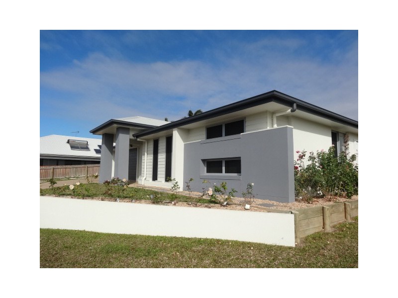11 Silk Road, Bowen QLD 4805