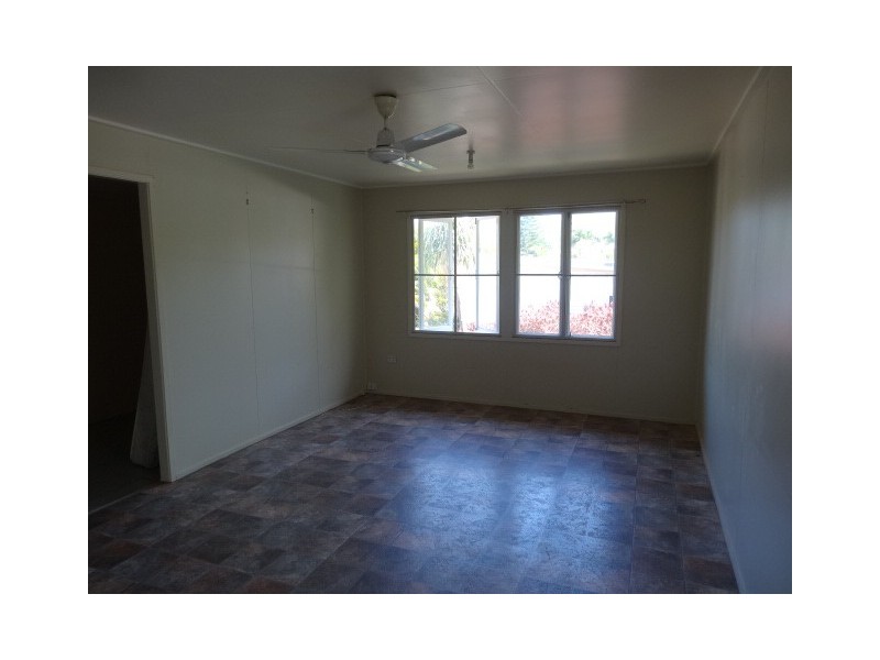 26 Gralton Street, Collinsville QLD 4804