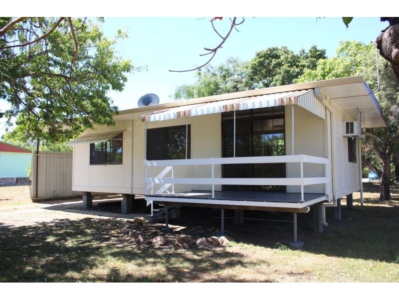 18 Argyle Street, Bowen QLD 4805