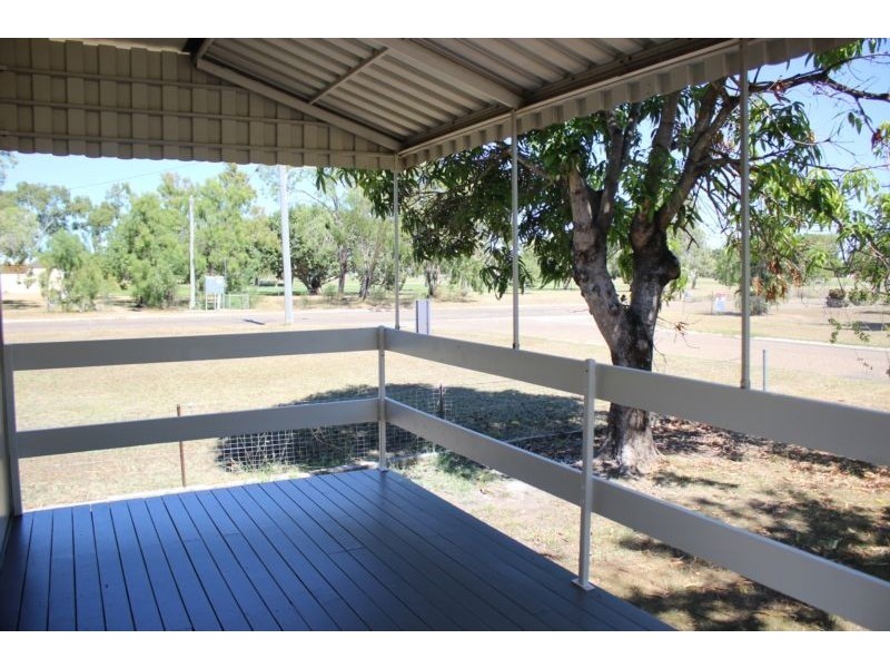 18 Argyle Street, Bowen QLD 4805