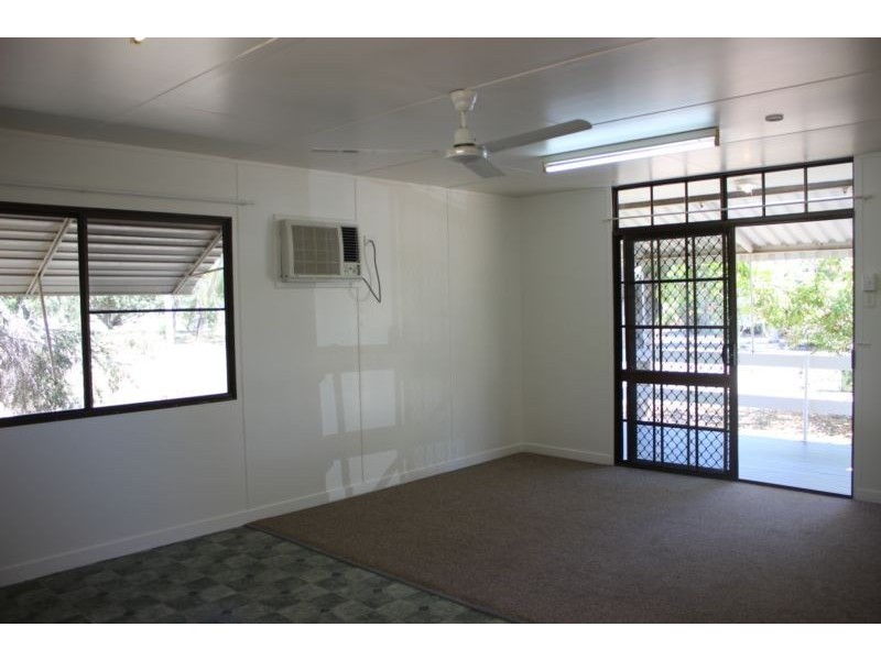 18 Argyle Street, Bowen QLD 4805