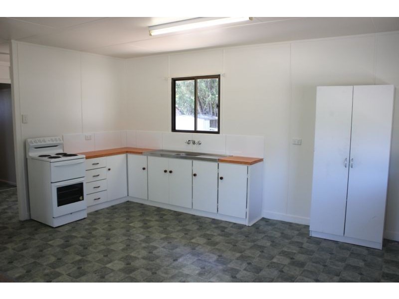 18 Argyle Street, Bowen QLD 4805