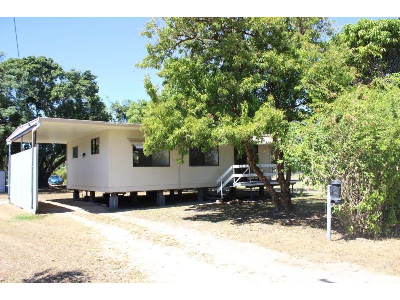 18 Argyle Street, Bowen QLD 4805