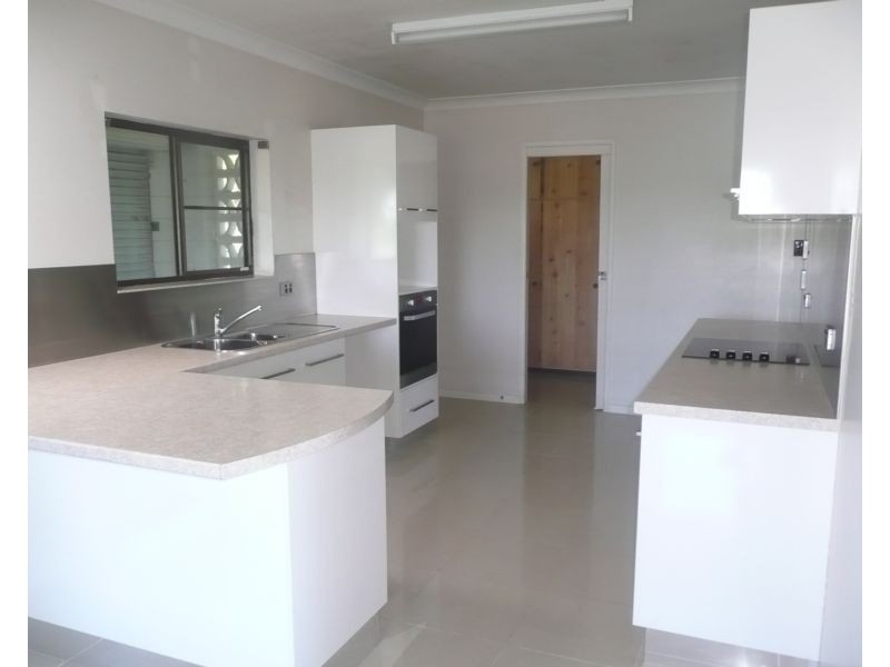 21 Reynolds Street, Bowen QLD 4805