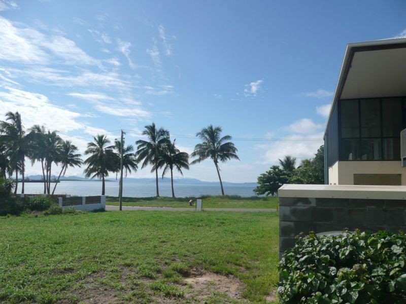 25 Thomas Street, Bowen QLD 4805