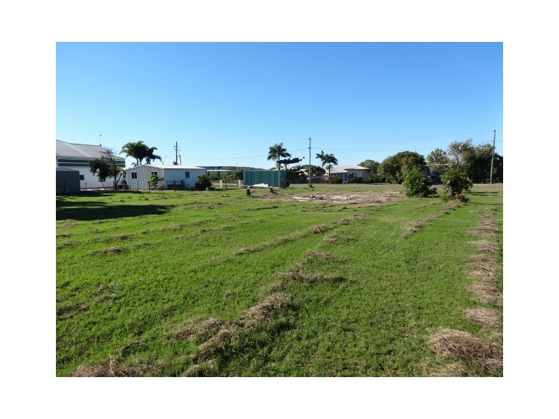 2 Gordon Street, Bowen QLD 4805