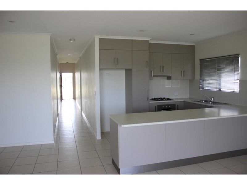 18 Banks Drive, Bowen QLD 4805