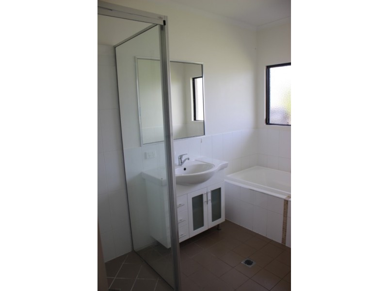 18 Banks Drive, Bowen QLD 4805