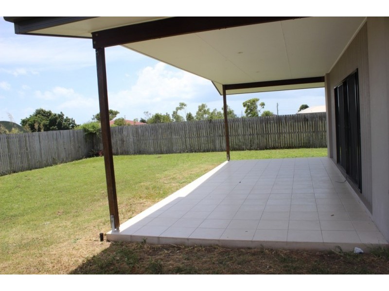 18 Banks Drive, Bowen QLD 4805