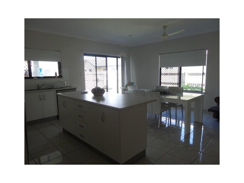 37 Seabreeze Crescent, Bowen QLD 4805