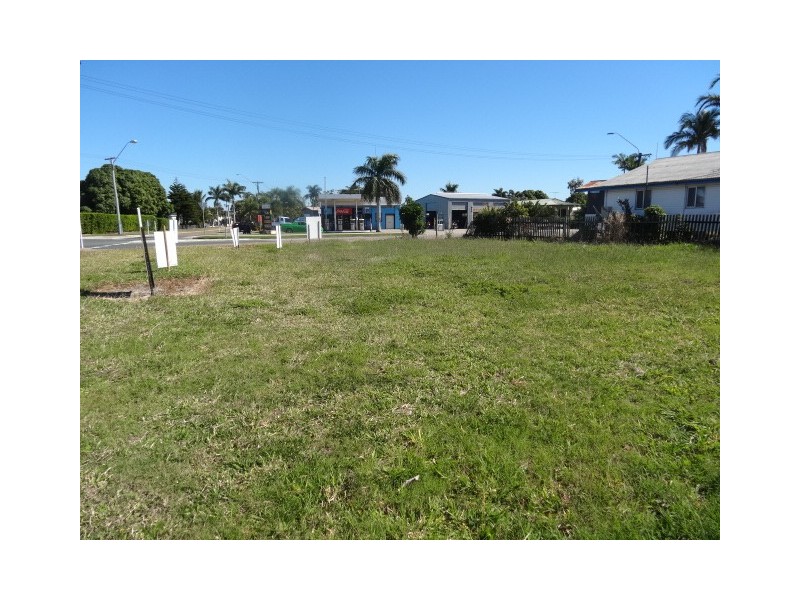 2 Tracey Street, Bowen QLD 4805