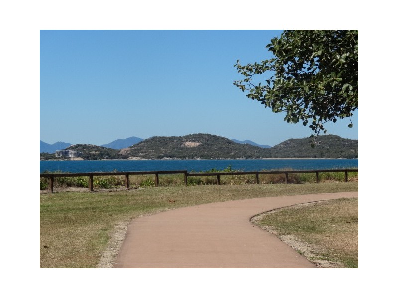 2 Tracey Street, Bowen QLD 4805