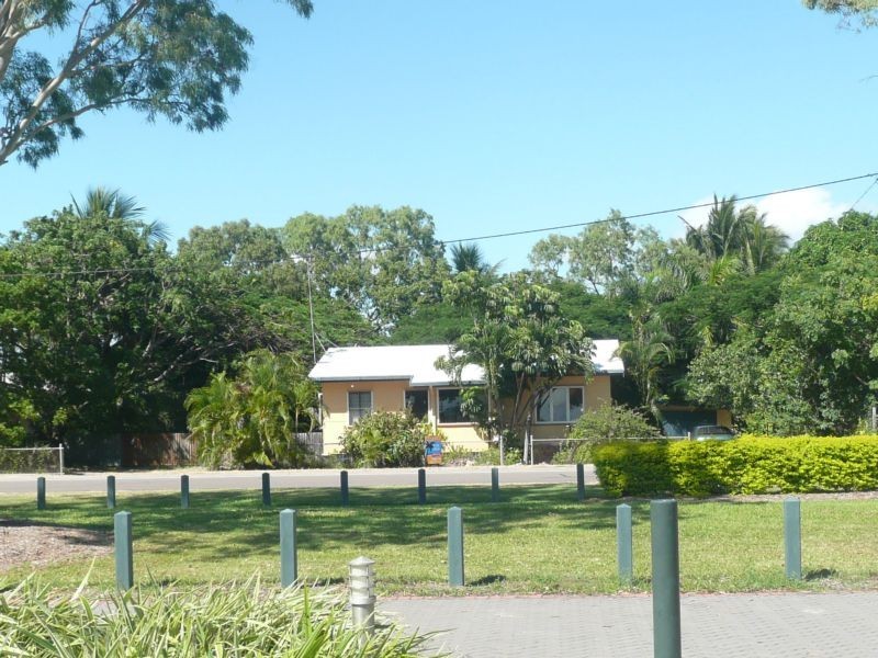 81 Horseshoe Bay Road, Bowen QLD 4805
