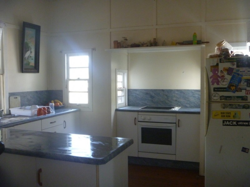 27 Elphinstone Street, Bowen QLD 4805