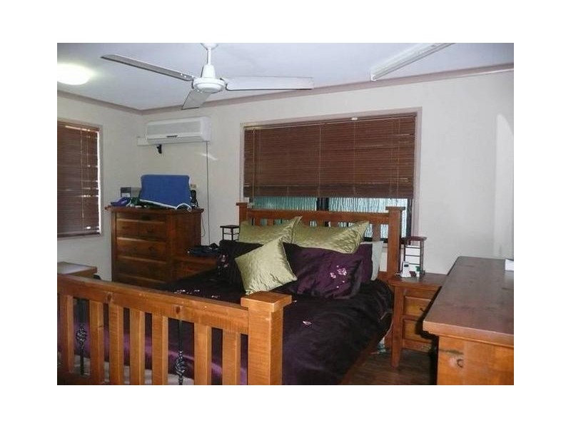 14 Salisbury Crescent, Bowen QLD 4805