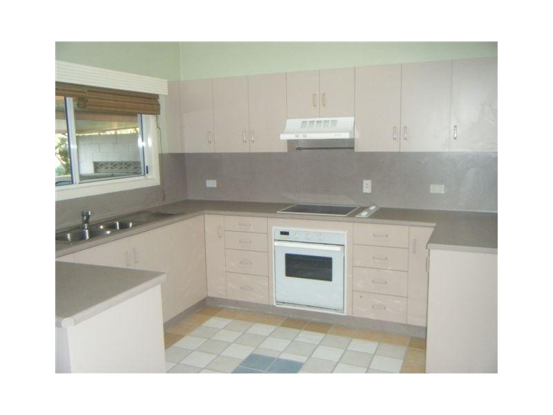 137 Herbert Street, Bowen QLD 4805