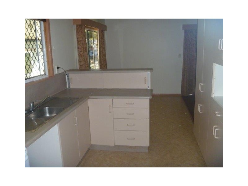 16 Korah Street, Bowen QLD 4805