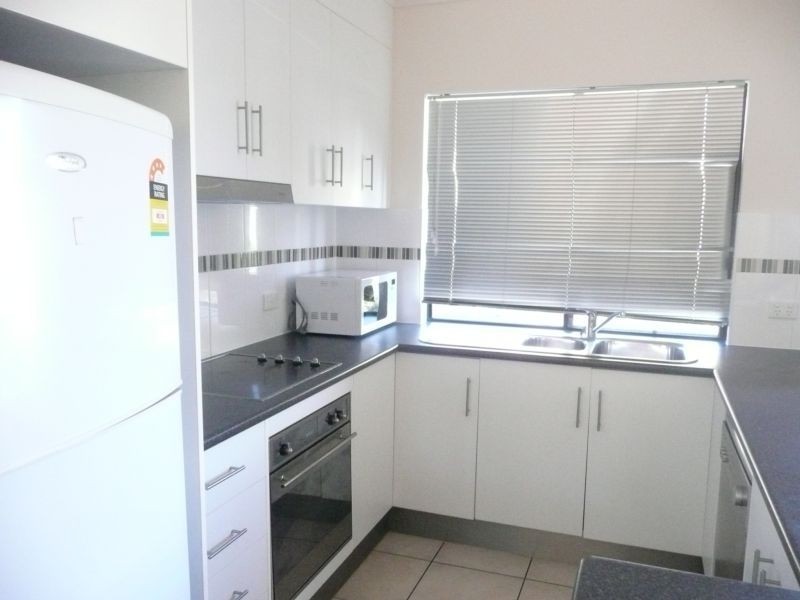 2/34 Poole Street, Bowen QLD 4805