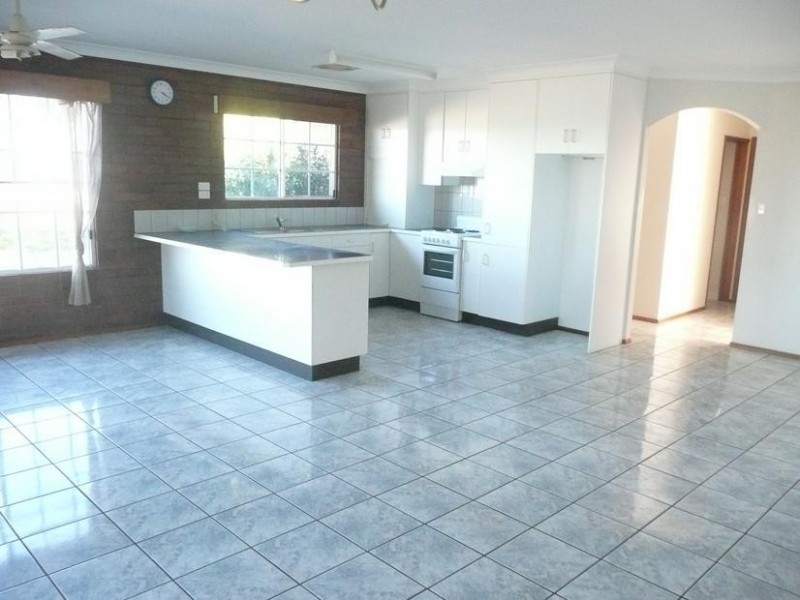 9 Thomas Street, Bowen QLD 4805