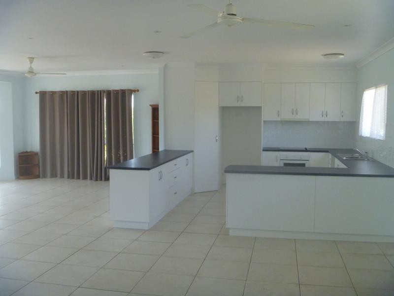 17 Pitcain Avenue, Bowen QLD 4805