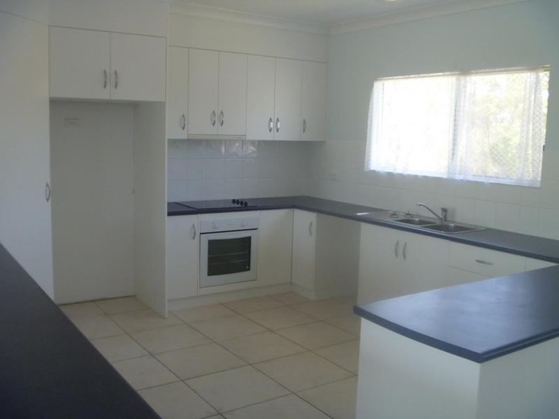 17 Pitcain Avenue, Bowen QLD 4805