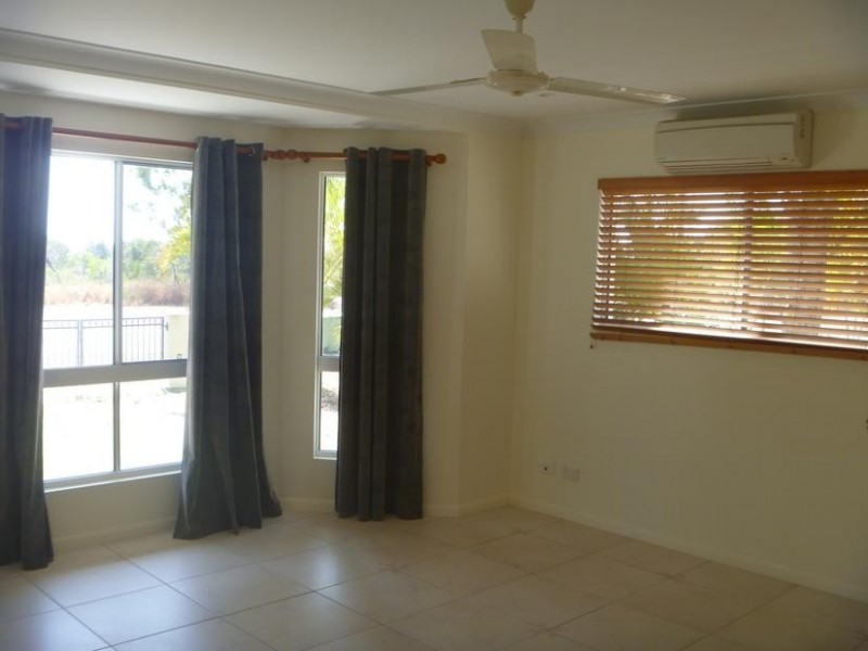 17 Pitcain Avenue, Bowen QLD 4805