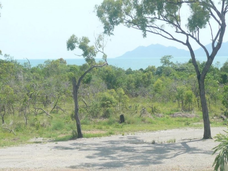 17 Pitcain Avenue, Bowen QLD 4805