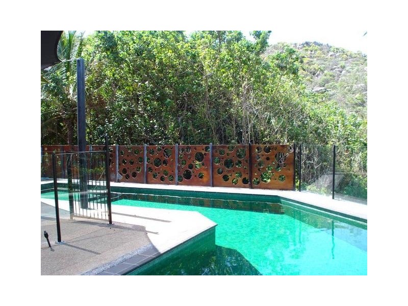 4/8 Pandanus Street, Bowen QLD 4805