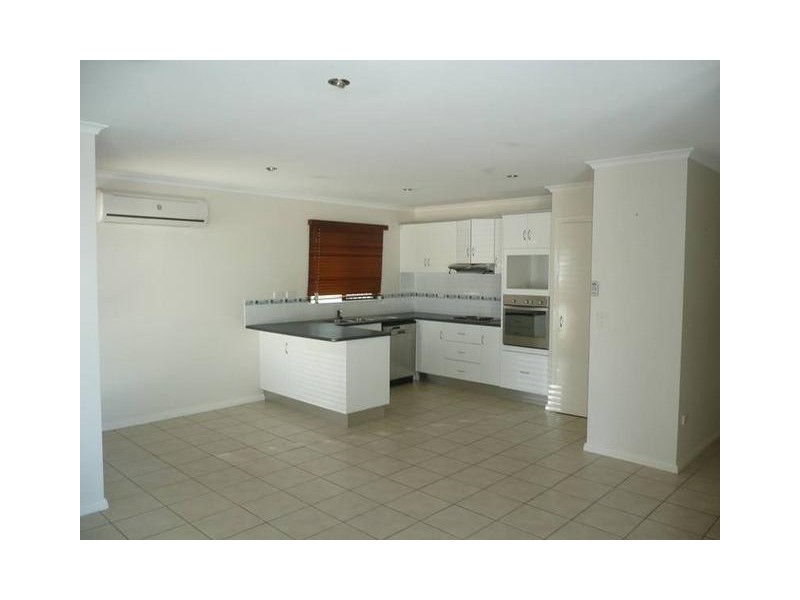 3/13 Queens Road, Bowen QLD 4805