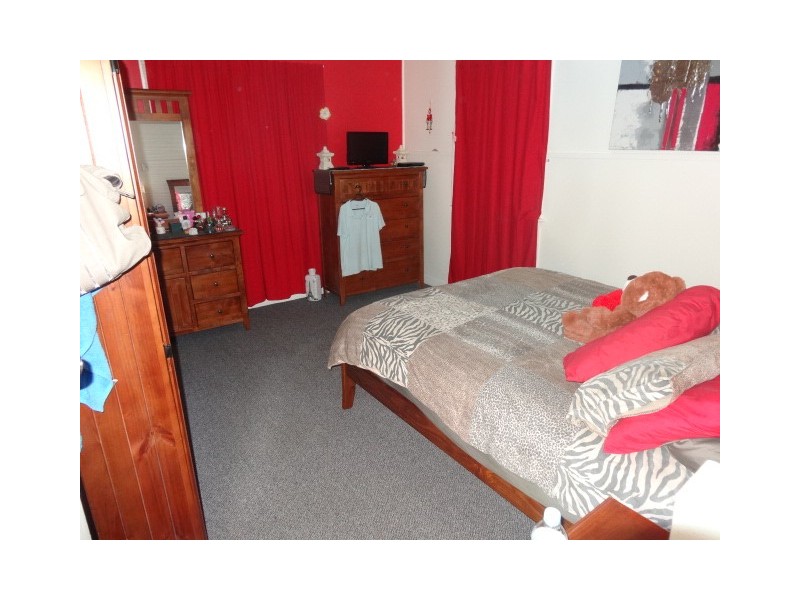 15 Russell Street, Bowen QLD 4805