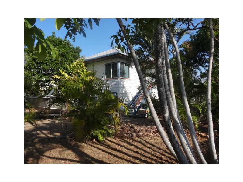 15 Russell Street, Bowen QLD 4805