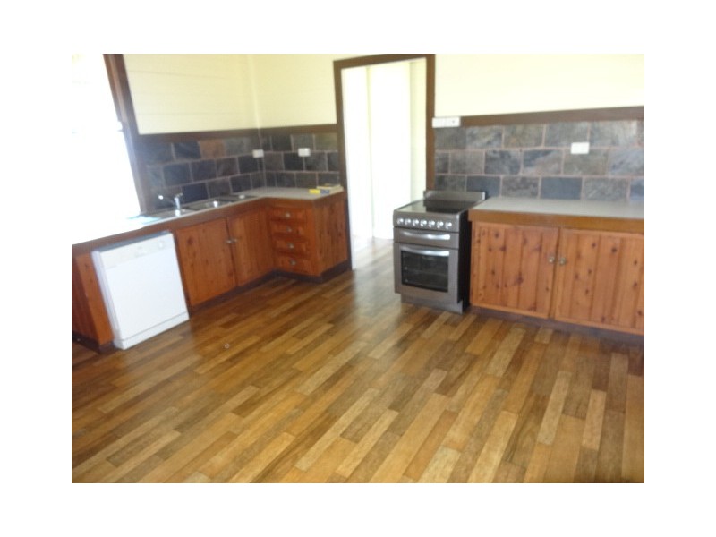 11 Thomas Street, Bowen QLD 4805