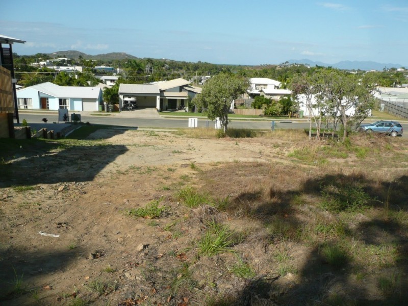 7 Allan Place, Bowen QLD 4805